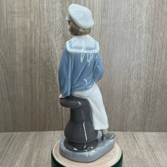 Vtg Lladro #4810 "Boy with Yacht" Glazed Porcelain Figurine Salvador Furió Blue - Picture 6 of 10